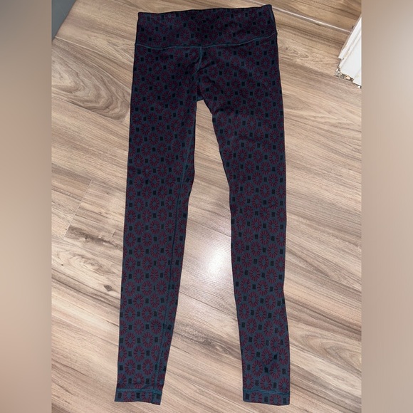 Lululemon leggings in burgundy/teal print, size 8 - Picture 2 of 7